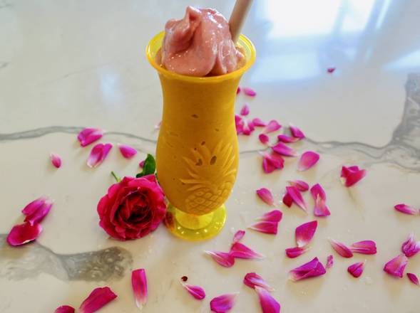 D13. Strawberry Shake / 草莓奶昔